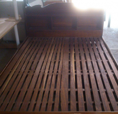 Thanh lý giường gỗ căm