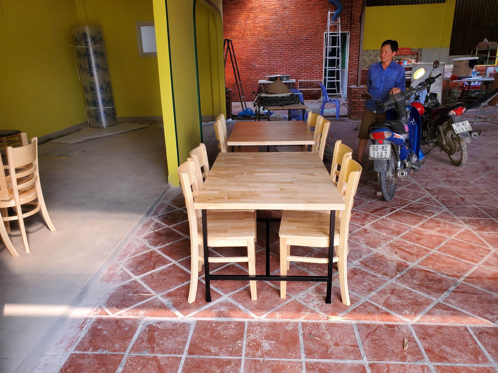 Ban Ghe Quan An Quan Cafe 1 5 8